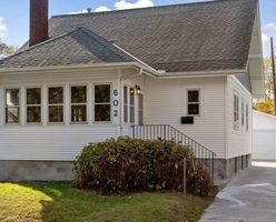 Pre-foreclosure in  HYACINTH AVE E Saint Paul, MN 55130