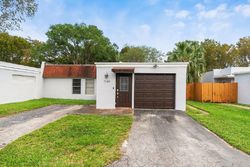  Pine Valley Dr, Hialeah FL