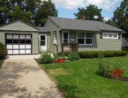 Pre-foreclosure in  E WARREN ST Rockton, IL 61072