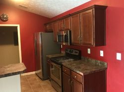Pre-foreclosure in  CLUBVIEW DR UNIT 203 Louisville, KY 40291