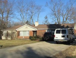 Pre-foreclosure in  GREENWOOD DR Des Plaines, IL 60016