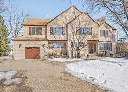 Pre-foreclosure in  SHAW CT Fairfield, NJ 07004