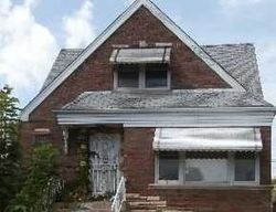 Pre-foreclosure in  S MAPLEWOOD AVE Chicago, IL 60652