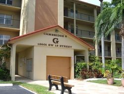 Pre-foreclosure in  SW 13TH ST G Hollywood, FL 33027