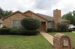 Pre-foreclosure in  GARDEN PARK CT Arlington, TX 76013