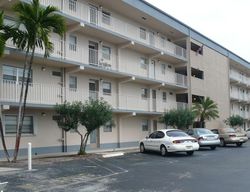 Pre-foreclosure in  NE 1ST LN  Boynton Beach, FL 33435