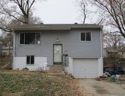 Pre-foreclosure in  N PONCA DR Independence, MO 64058