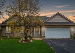 Pre-foreclosure Listing in WOOD DR WOODSTOCK, IL 60098