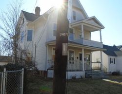 Pre-foreclosure Listing in STANDISH ST HARTFORD, CT 06114