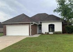 Red Bud Ln, Denham Springs LA