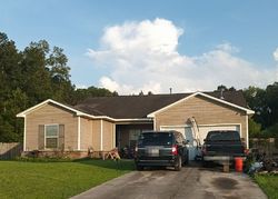 Pre-foreclosure in  VERMILLION DR Denham Springs, LA 70726