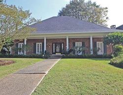Pre-foreclosure in  CHATEAU LATOUR DR Kenner, LA 70065