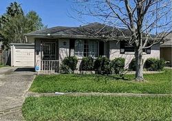Pre-foreclosure in  NEWLANDS ST Metairie, LA 70006