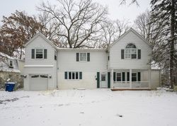 Pre-foreclosure Listing in SHERWOOD RD HIGHLAND PARK, IL 60035