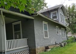 Pre-foreclosure in  SW JEWELL AVE Topeka, KS 66604