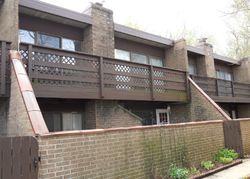 Pre-foreclosure in  KENNETH CIR Elgin, IL 60120