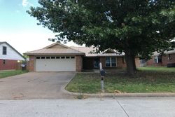 Pre-foreclosure in  CHAPEL HILL DR Mansfield, TX 76063