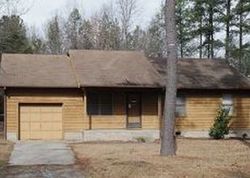 Pre-foreclosure in  NORTON DR Fayetteville, NC 28304