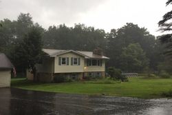 Pre-foreclosure Listing in PLANK RD W GOULDSBORO, PA 18424