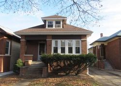 Pre-foreclosure in  N ROCKWELL ST Chicago, IL 60659