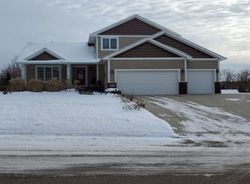 Pre-foreclosure in  HILLVIEW DR E Saint Bonifacius, MN 55375