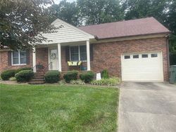 Pre-foreclosure in  MEADOWVIEW DR Graham, NC 27253