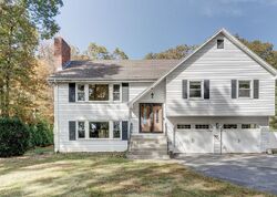 Pre-foreclosure Listing in WOODHAVEN RD GLASTONBURY, CT 06033
