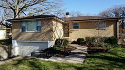 Pre-foreclosure in  RIVER BLUFF RD Elgin, IL 60120