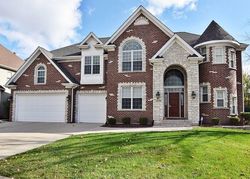 Pre-foreclosure in  COOL CREEK DR Saint Charles, IL 60174