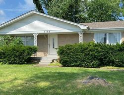 Pre-foreclosure Listing in FEGENBUSH LN LOUISVILLE, KY 40228