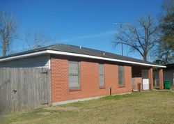 Pre-foreclosure in  ARLINGTON DR La Place, LA 70068