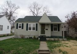 Pre-foreclosure in  MAPLE ST Columbus, IN 47201