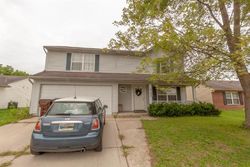 Pre-foreclosure Listing in N HARVEST LN COLUMBUS, IN 47201