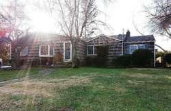 Pre-foreclosure in  BALDWIN BLVD Bay Shore, NY 11706