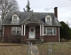 Pre-foreclosure Listing in E MAIN ST RIVERHEAD, NY 11901