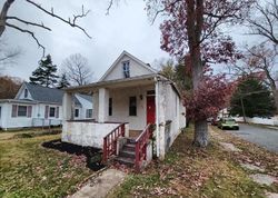 Pre-foreclosure in  OAK AVE Woodbury, NJ 08096