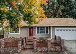 Pre-foreclosure in  MEADOWLARK DR Napa, CA 94558