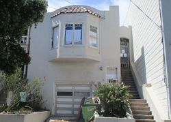 Pre-foreclosure in  DOUGLASS ST San Francisco, CA 94114