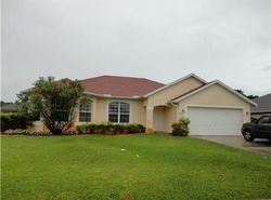 Pre-foreclosure in  SW DONNA TER Port Saint Lucie, FL 34984
