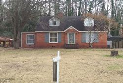 Pre-foreclosure in  OLD ROCKFORD RD Sylacauga, AL 35150