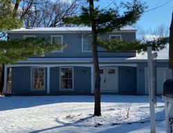 Pre-foreclosure in  ELLYNWOOD DR Glen Ellyn, IL 60137