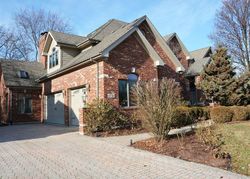 Pre-foreclosure Listing in SWEETBRIAR LN DARIEN, IL 60561