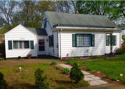 Pre-foreclosure in  HUNTINGTON TPKE Bridgeport, CT 06610