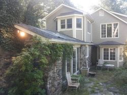 Pre-foreclosure Listing in WALNUT TREE HILL RD SANDY HOOK, CT 06482