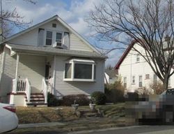 Pre-foreclosure in  MORLOT AVE Fair Lawn, NJ 07410