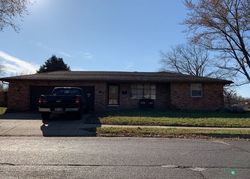  Willow St, Pekin IL