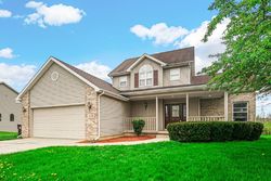 Pre-foreclosure in  COVINGTON DR Valparaiso, IN 46385