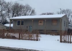 Pre-foreclosure in  NORMANDY LN Grayslake, IL 60030