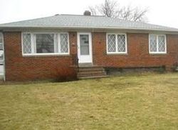 Pre-foreclosure in  DENTZLER RD Cleveland, OH 44134