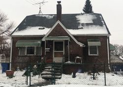 Pre-foreclosure in  HUDSON AVE Warren, MI 48091